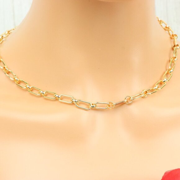 "Minimalist & Elegant Necklace Chain – Perfect for Women & Girls | UNVRC1546 - Picture 4 of 10